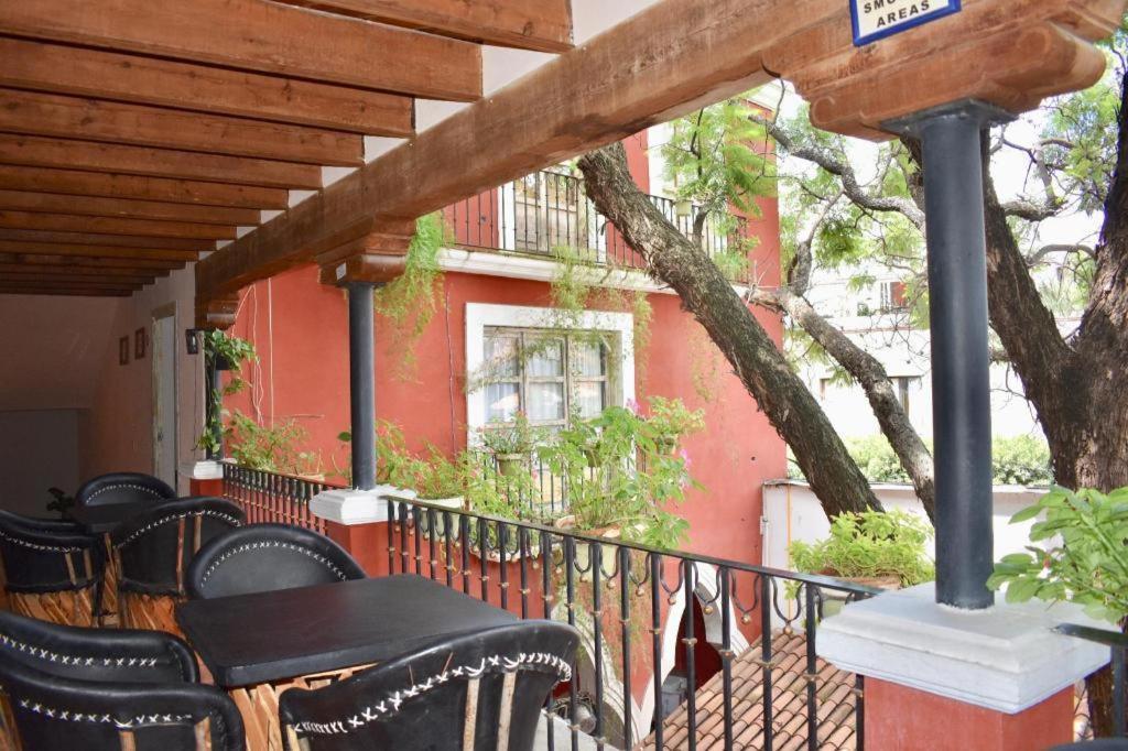 Hotel Ana Catalina And Suites Альенде Экстерьер фото